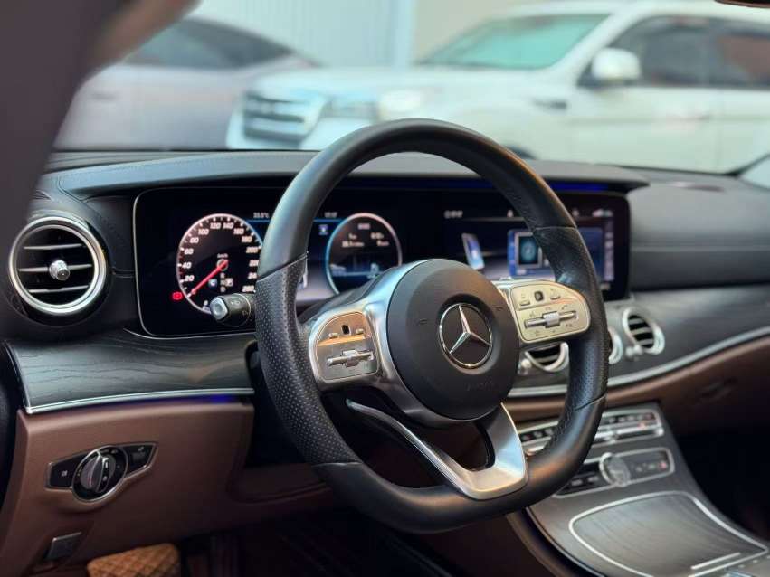 Mercedes-Benz E-Class 2019 E300L Sport Fashion Edition 7