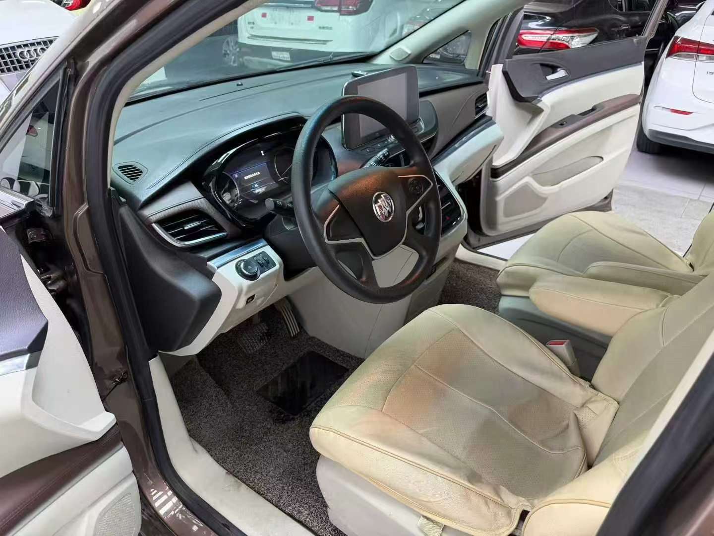 Buick GL8 8