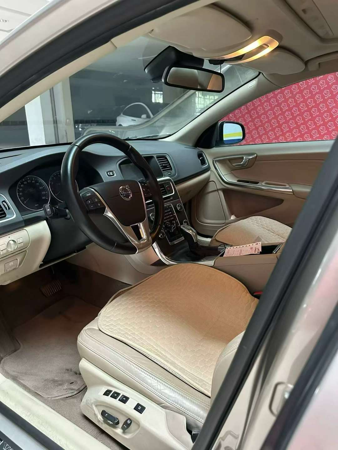 Volvo S60 2014 2.0T A/MT Elegant Edition 4