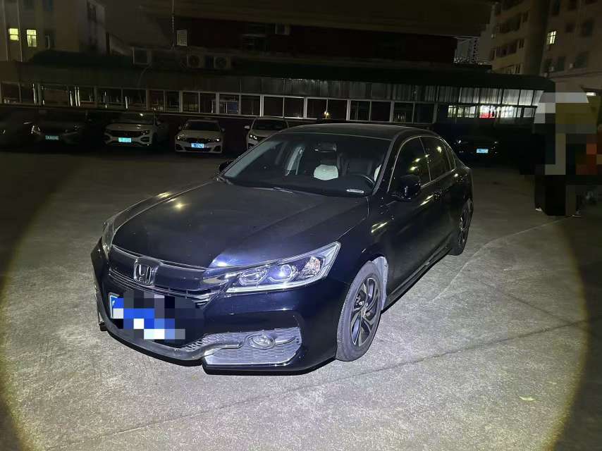 Honda Accord 2.0L Automatic Luxury Edition 3