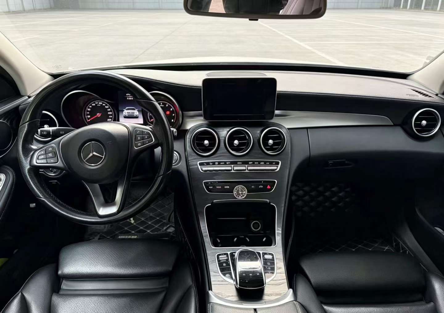 Mercedes-Benz C-Class 3