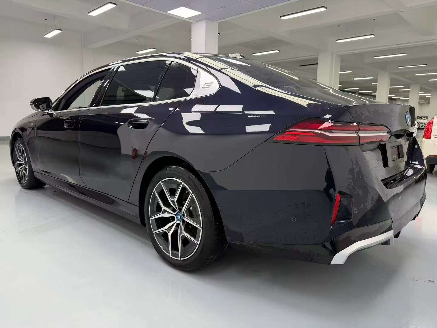 BMW i5 2025 Electric 4