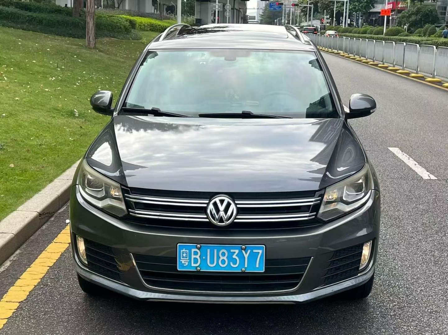 Volkswagen Tiguan 2.0T High Trim All-Wheel Drive Luxury Edition
