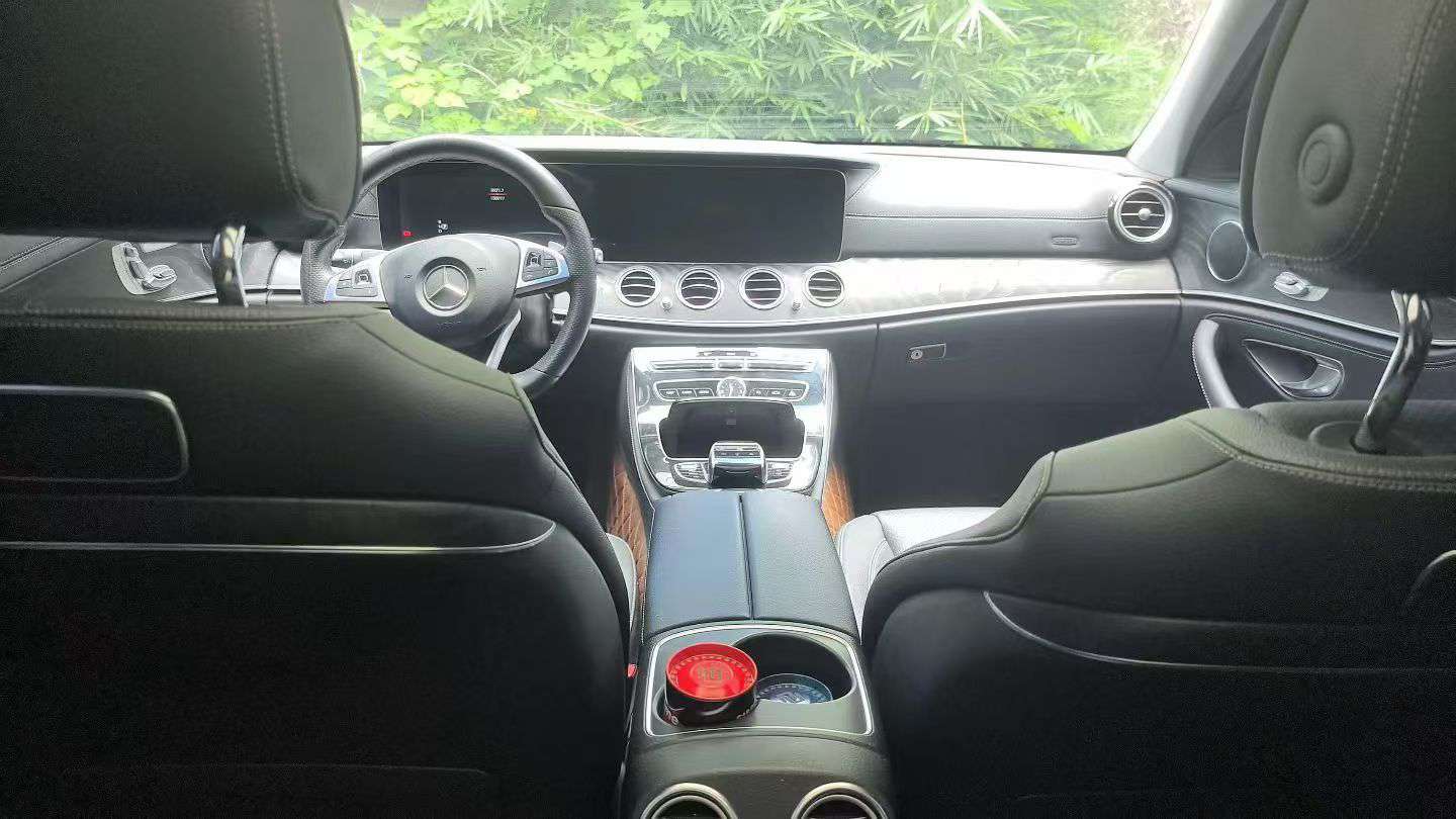 Mercedes-Benz E-Class E300L Luxury Sport 6