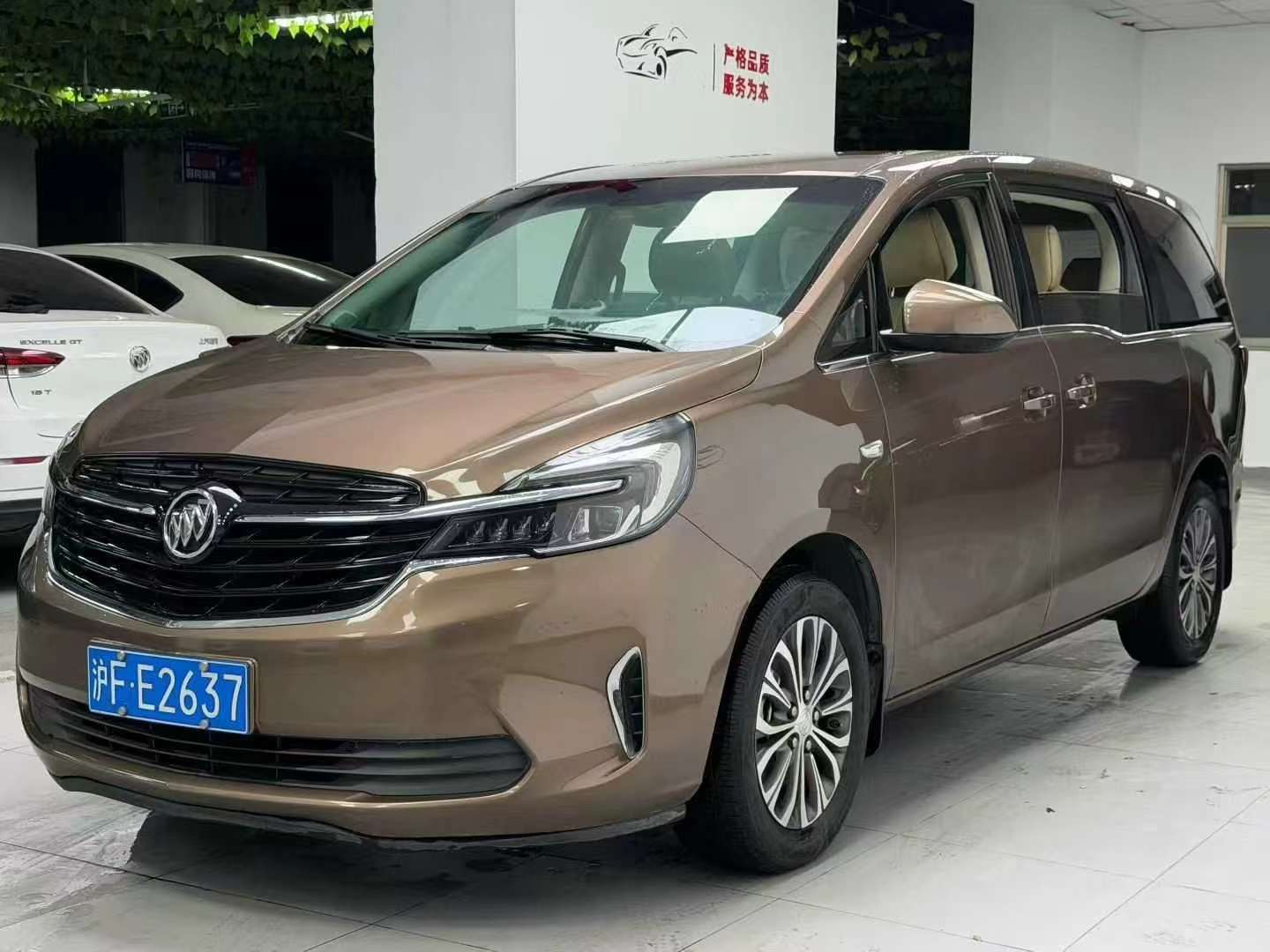 Buick GL8 3