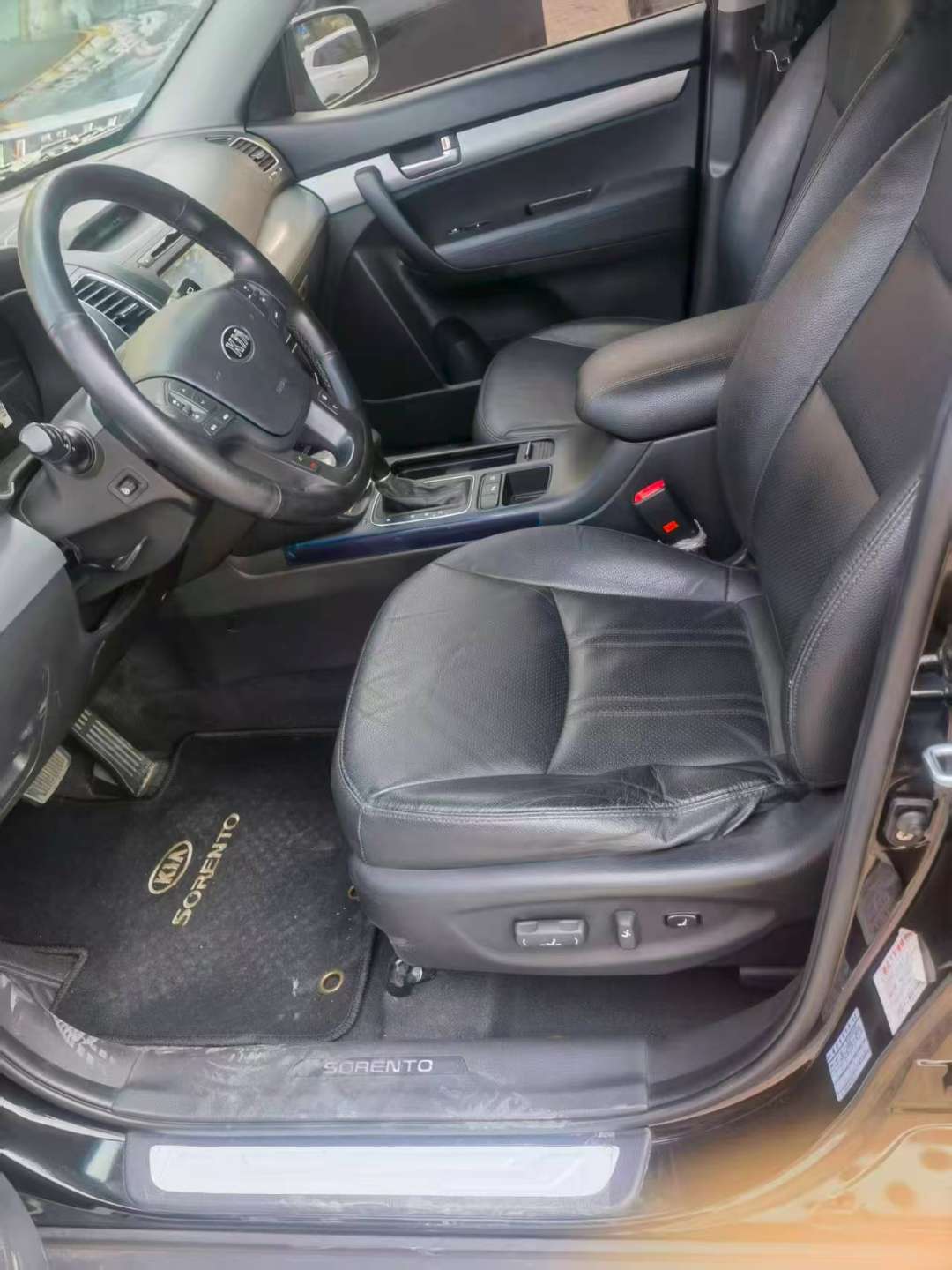Hyundai Santa Fe 2013 Automatic Luxury 7-Seater 6