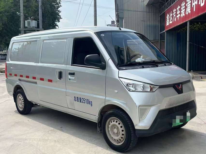 Wuling EV 2