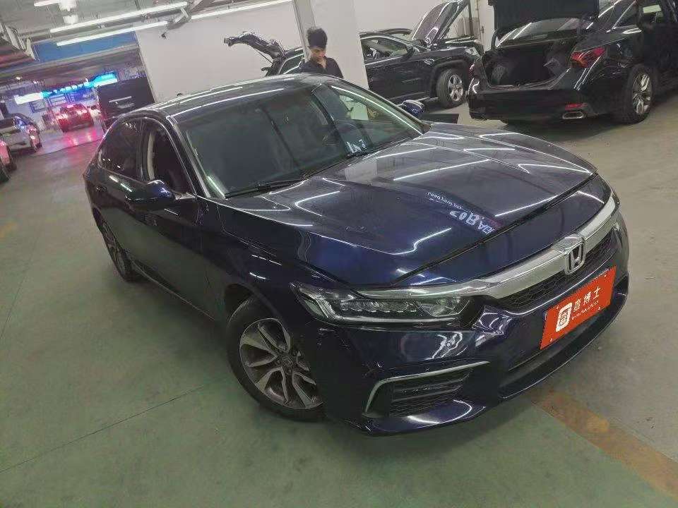Honda Inspire 1.5T CVT 260TURBO Elegance 2