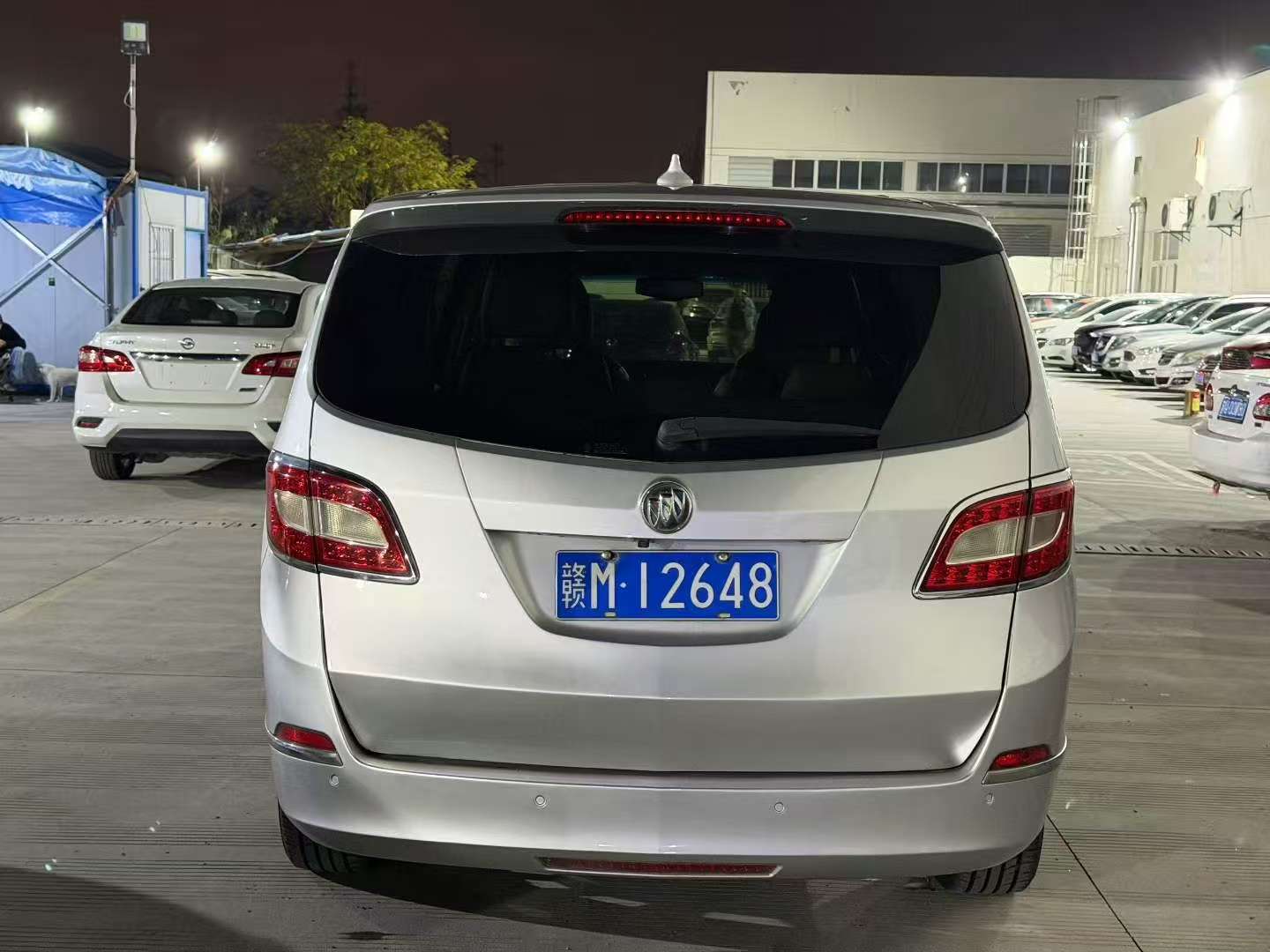 Buick GL8 2011 Flagship Edition 3.0 4