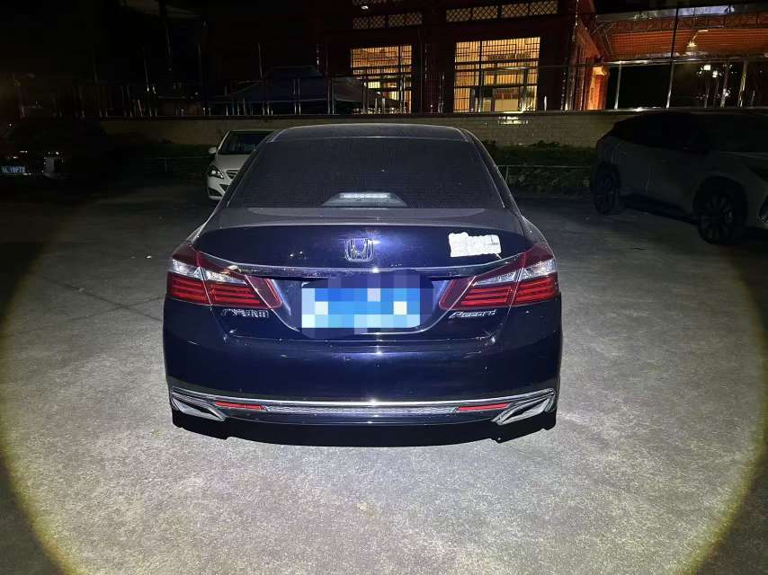 Honda Accord 2.0L Automatic Luxury Edition 8