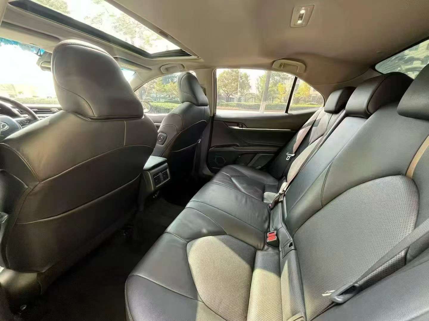 Toyota Camry 2.0G Luxury Edition 6