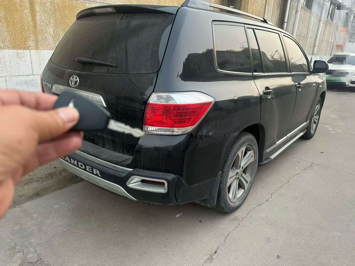 Toyota Highlander 7-Seat Luxury 6