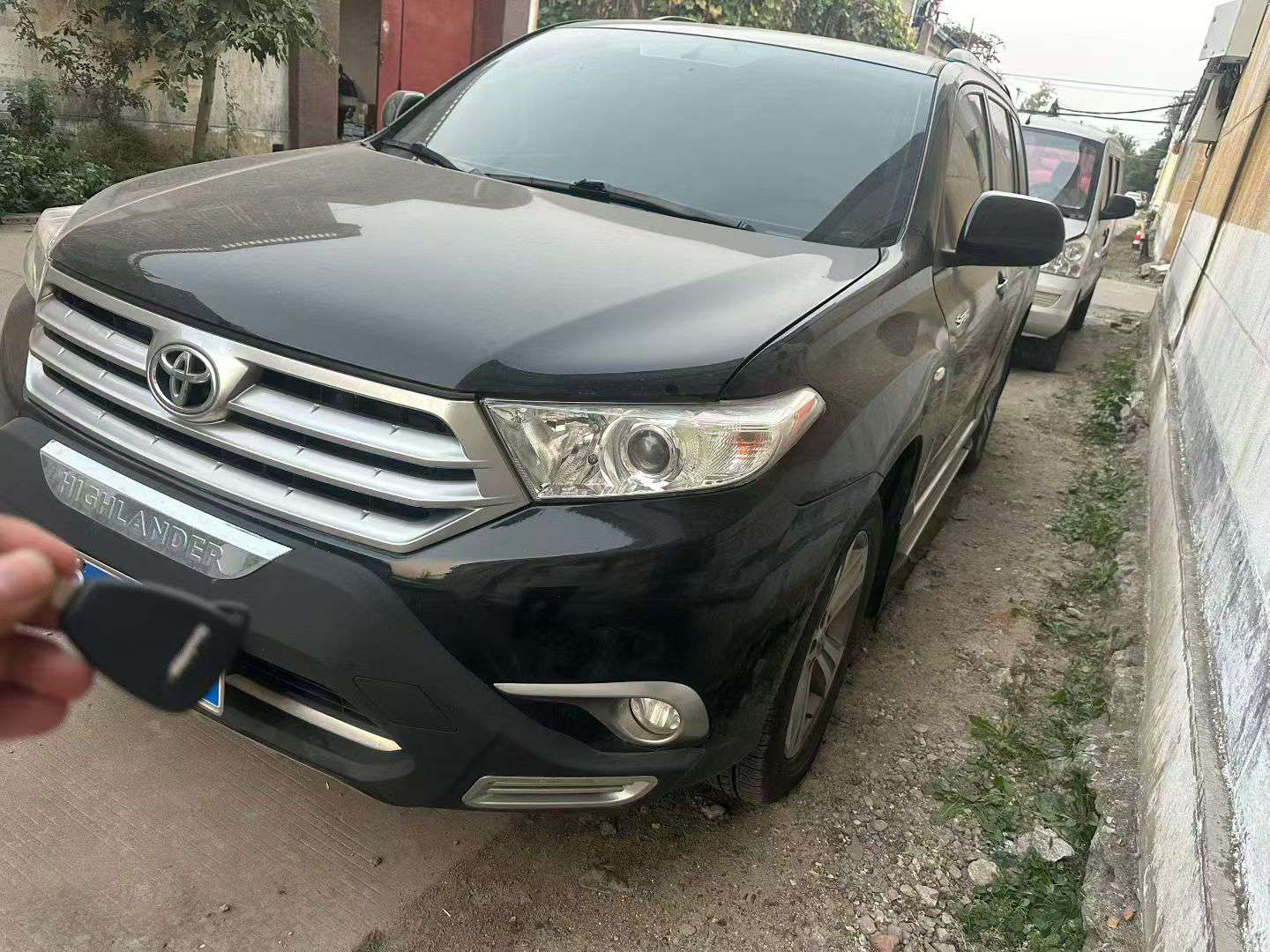 Toyota Highlander 7-Seat Luxury 2