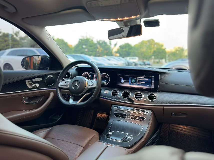 Mercedes-Benz E-Class 2019 E300L Sport Fashion Edition 6