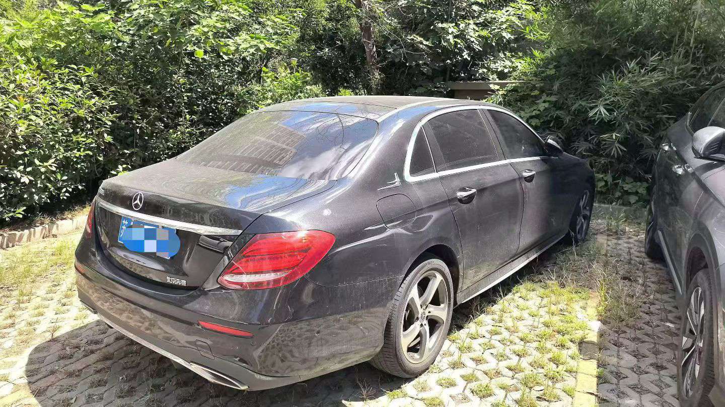 Mercedes-Benz E-Class E300L Luxury Sport 2