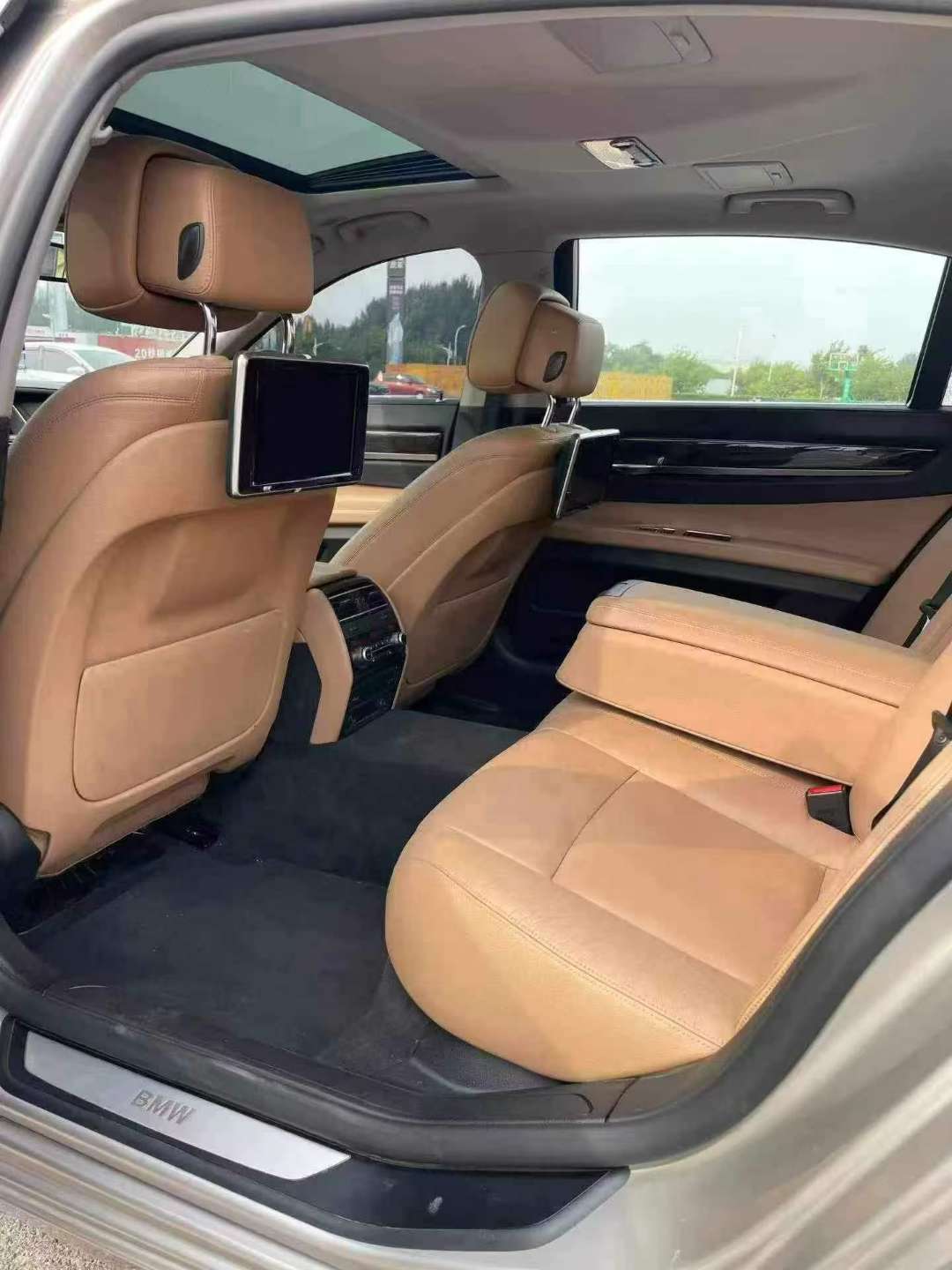 BMW 7 Series 740Li High Trim 9