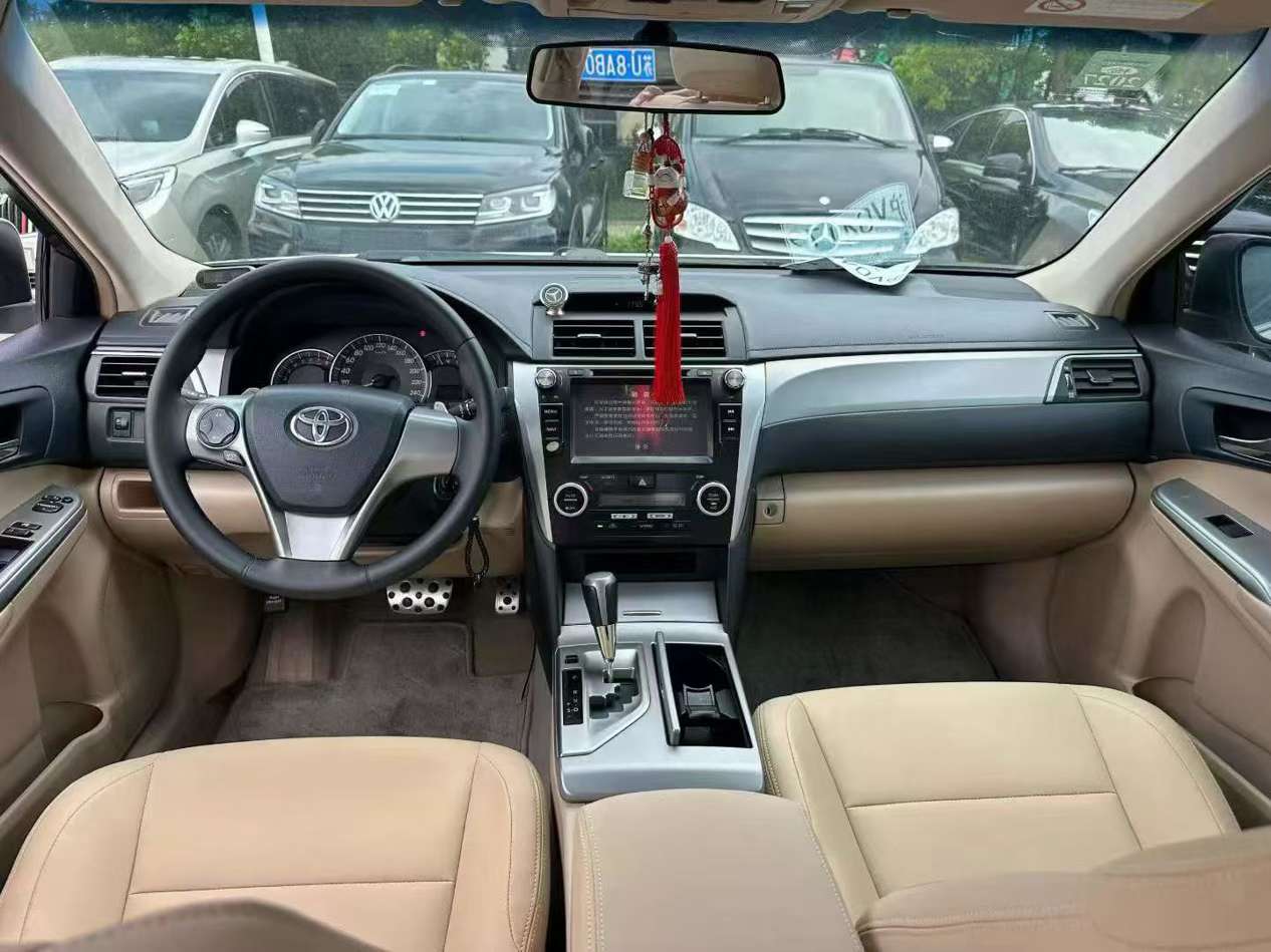 Toyota Camry 2.0L Automatic Sunroof 8