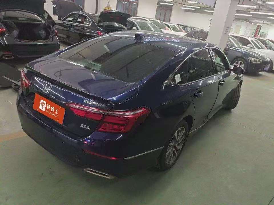 Honda Inspire 1.5T CVT 260TURBO Elegance 4