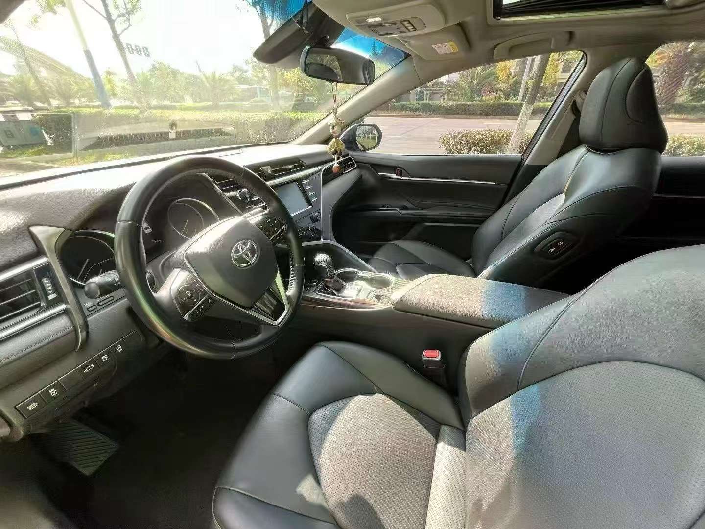 Toyota Camry 2.0G Luxury Edition 4