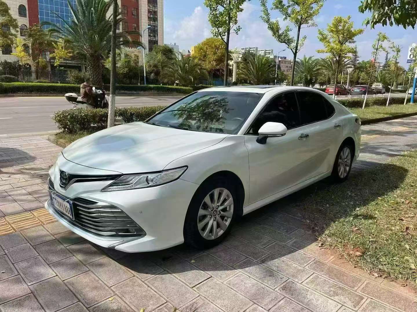 Toyota Camry 2.0G Luxury Edition 3