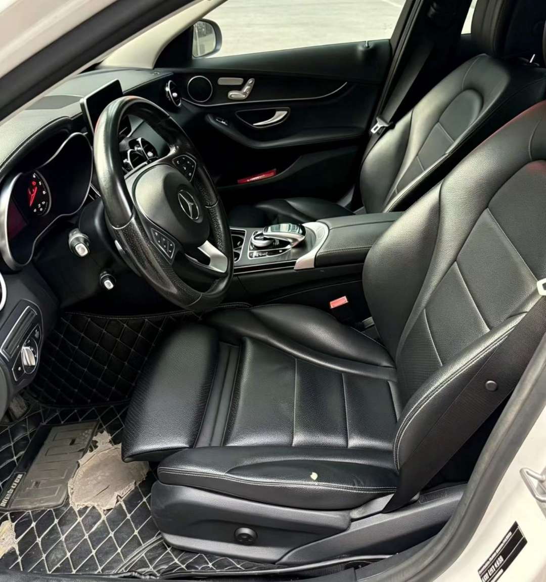 Mercedes-Benz C-Class 4