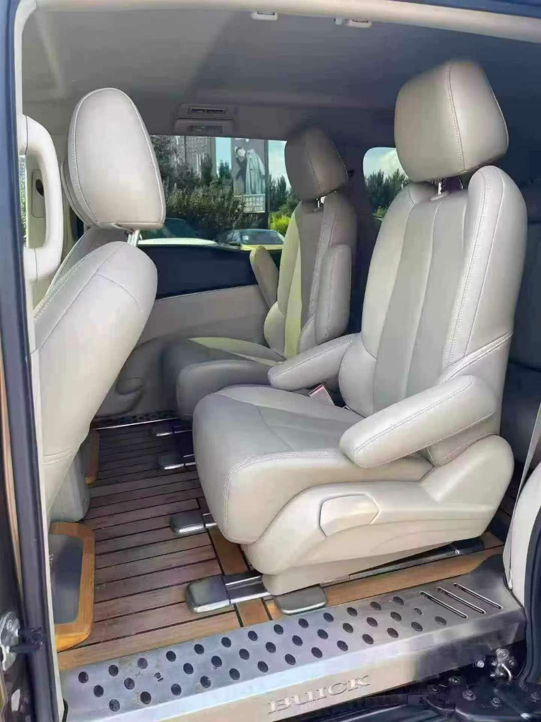 Buick GL8 2019 28T Comfort 9