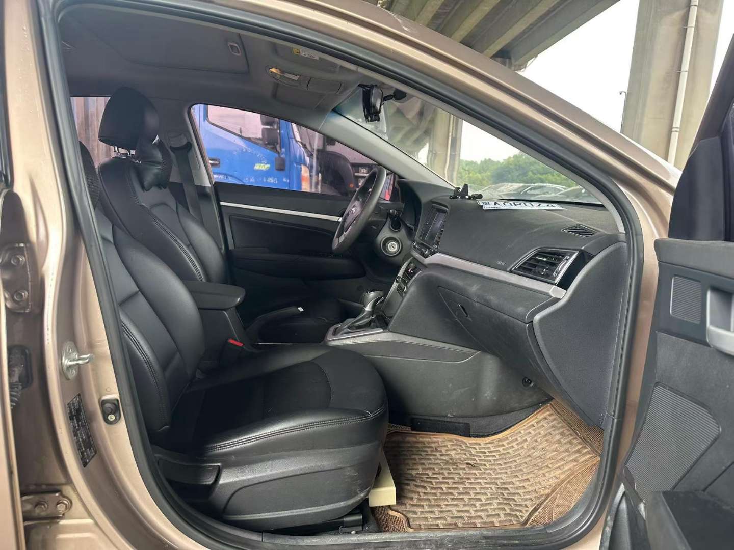 Hyundai Elantra 1.6L Automatic Elite 7