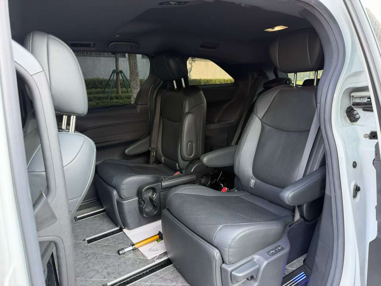 Toyota Sienna 2023 Luxury Edition 6