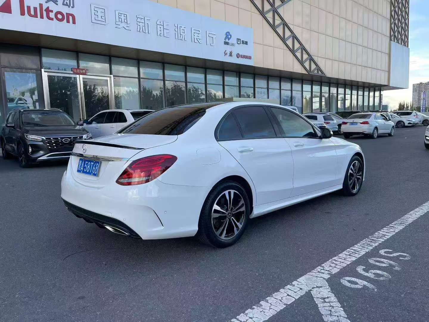 Mercedes-Benz C-Class 4