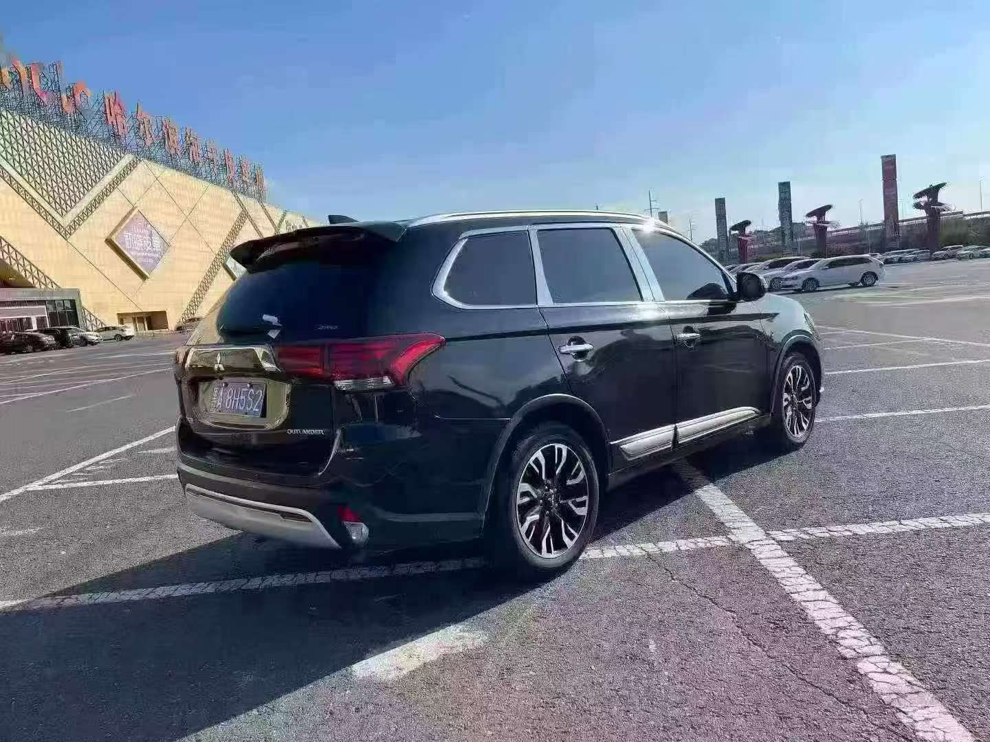 Mitsubishi Outlander 6