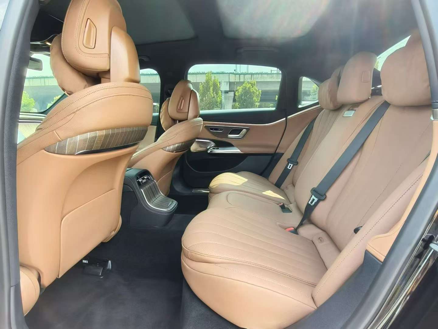 Mercedes-Benz E-Class 3