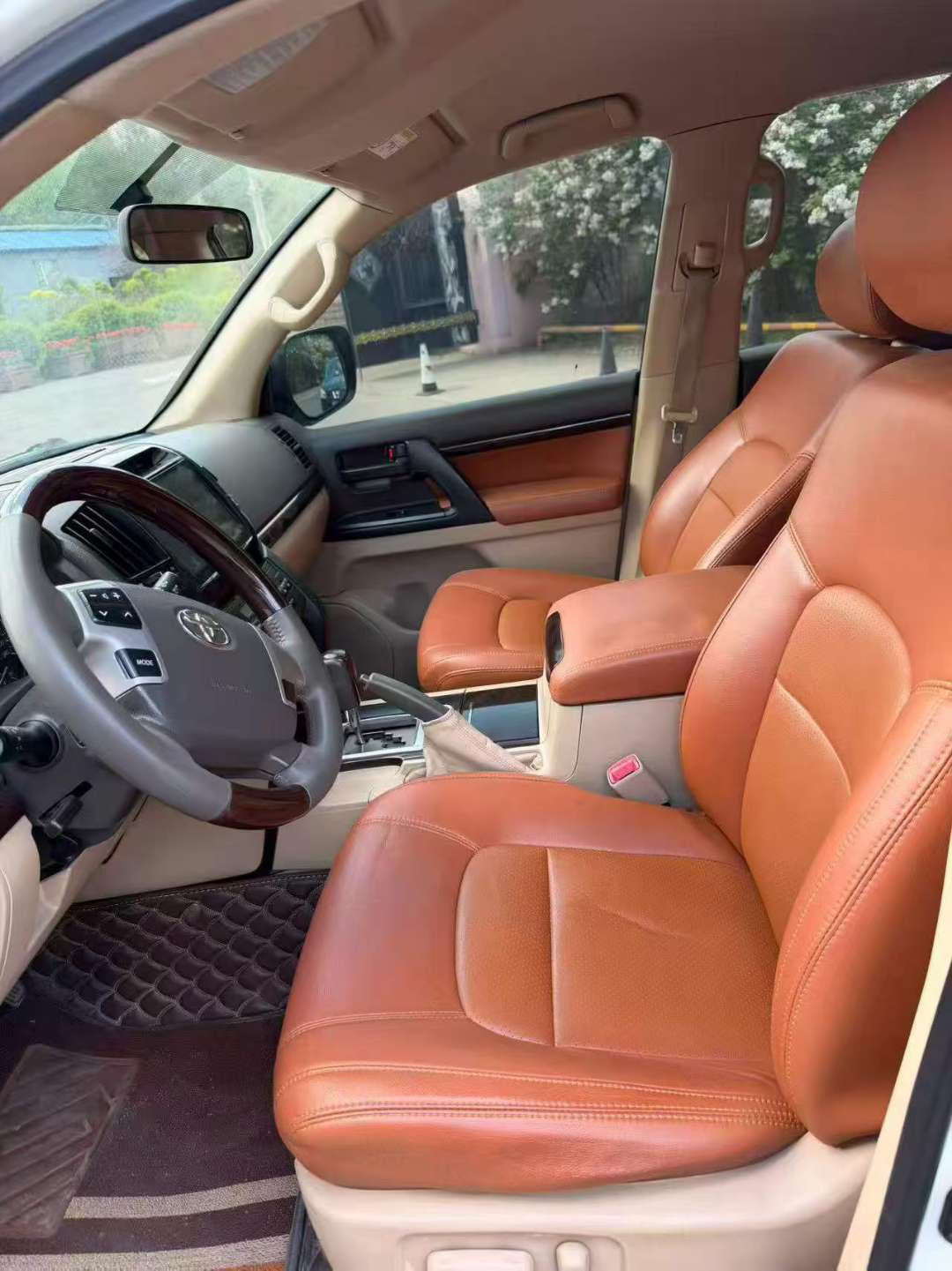 Toyota Land Cruiser 2015 4.0L 5-Seat 8