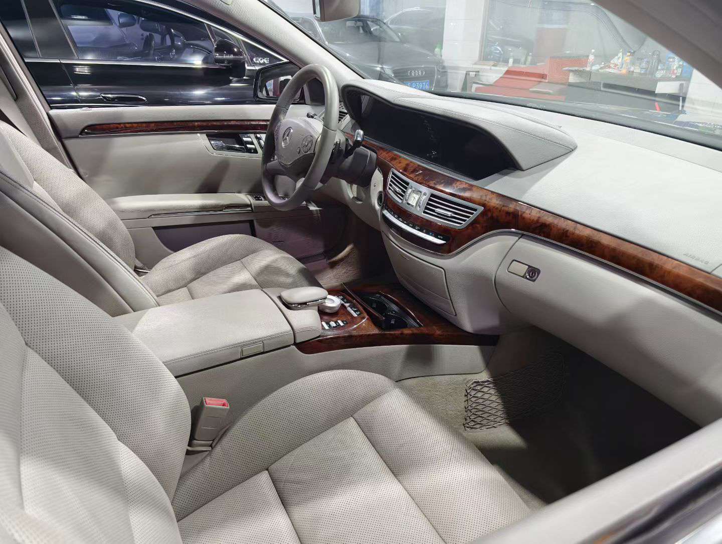 Mercedes-Benz S-Class S300 Automatic Sunroof 4
