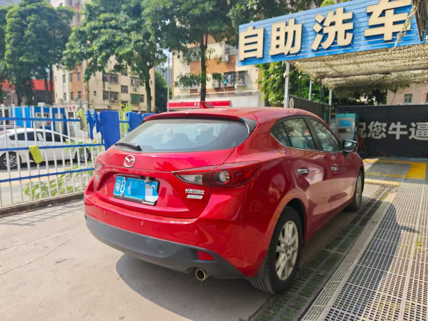 Mazda 3 Axela Hatchback 1.5L Automatic Comfort 3