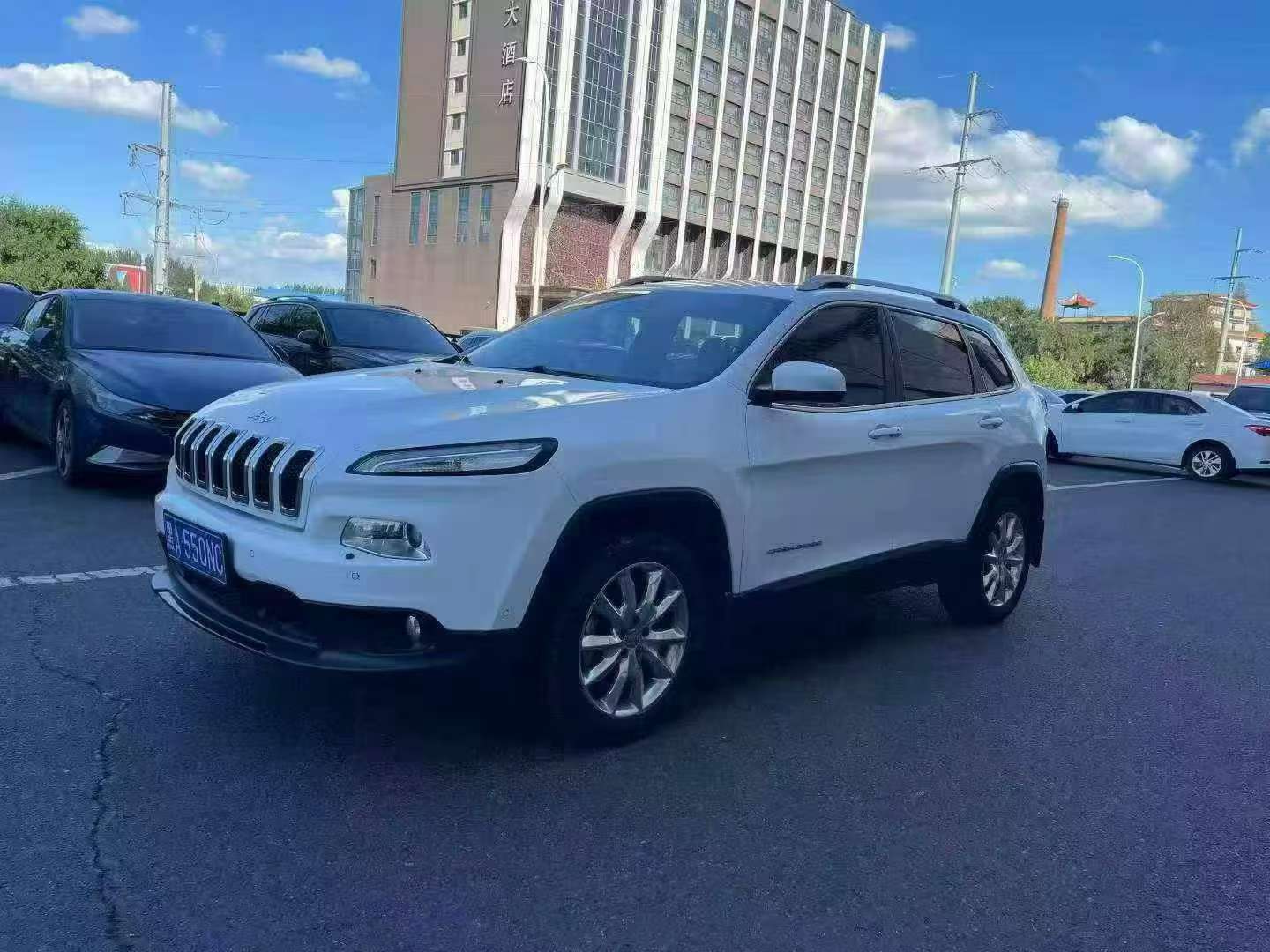 Jeep Cherokee 4