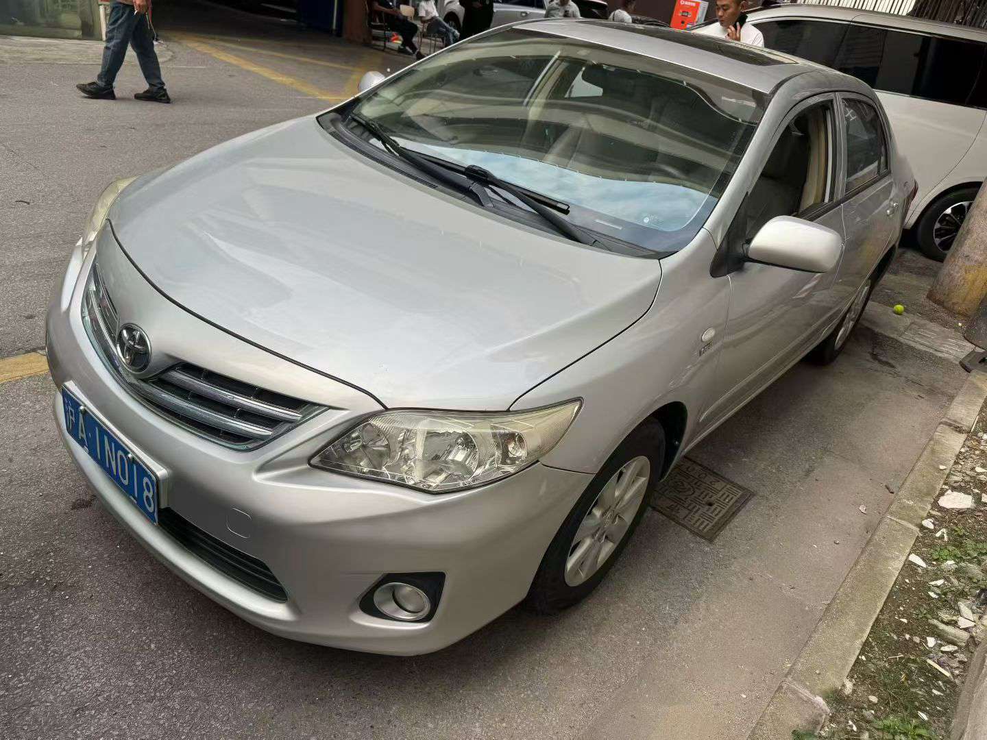 Toyota Corolla 1.6 Automatic Sunroof 2