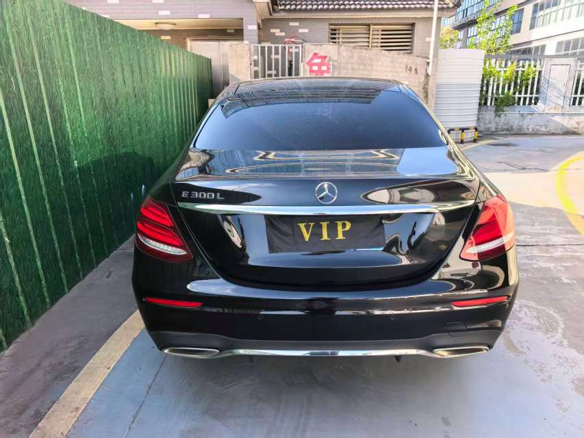 Mercedes-Benz E-Class 2020 E300L Sport Fashion 5