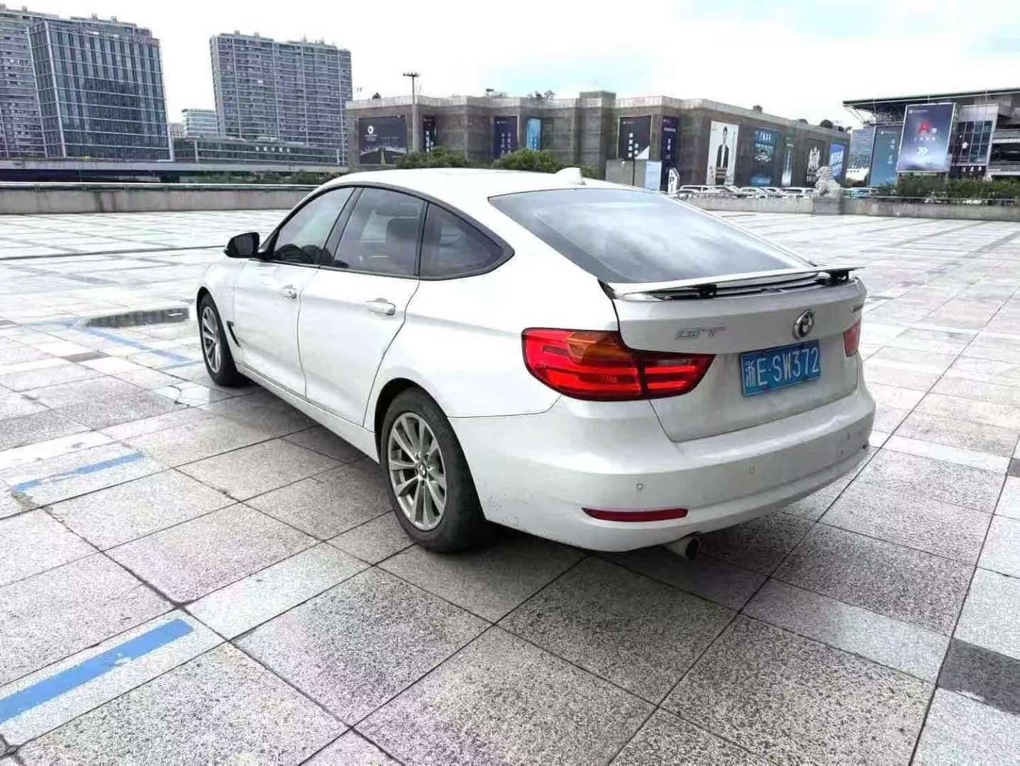 BMW 3 Series GT 320i 2.0T Fashion Edition 4