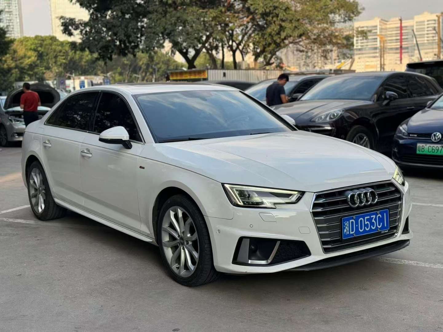 Audi A4L 2.0T Automatic Sunroof Style Edition 2