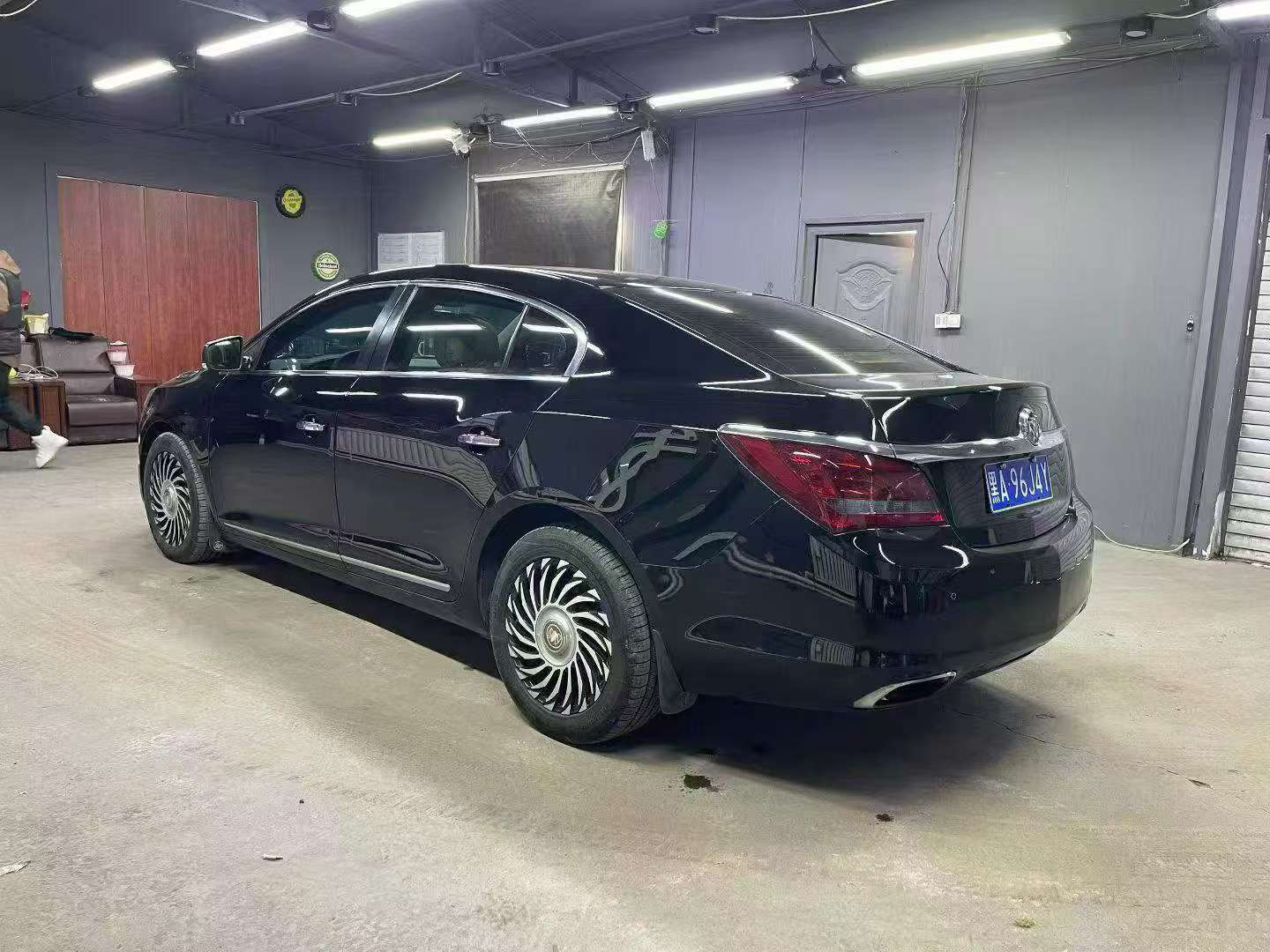 Buick LaCrosse 2.4L Automatic 5