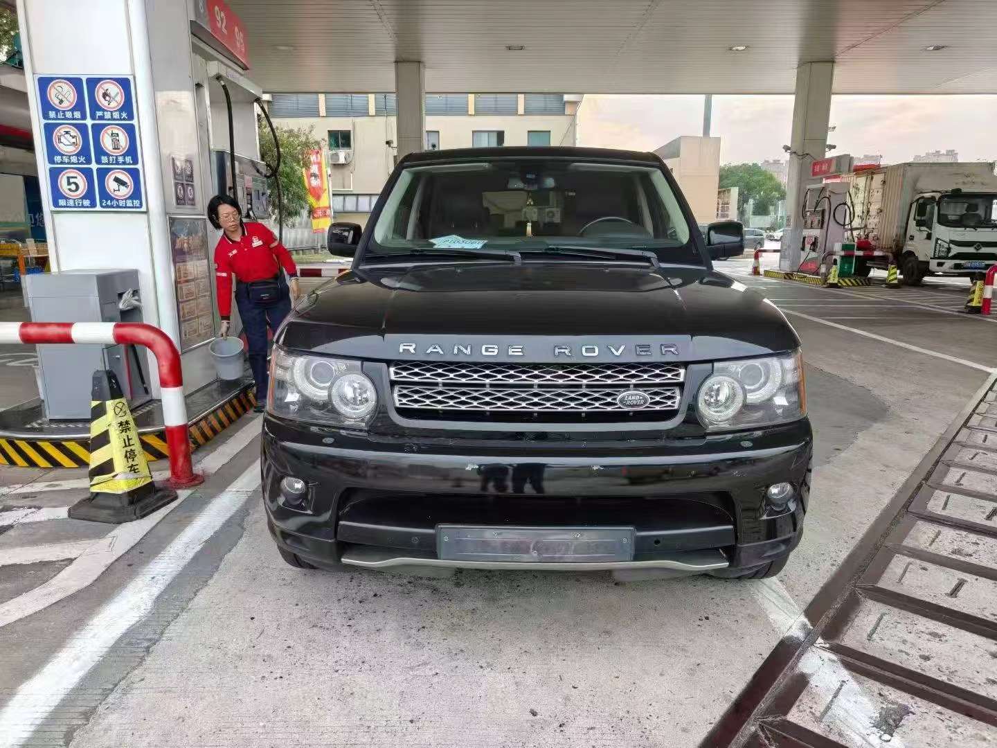 Land Rover Range Rover Sport 5.0 V8 Automatic 4WD 2