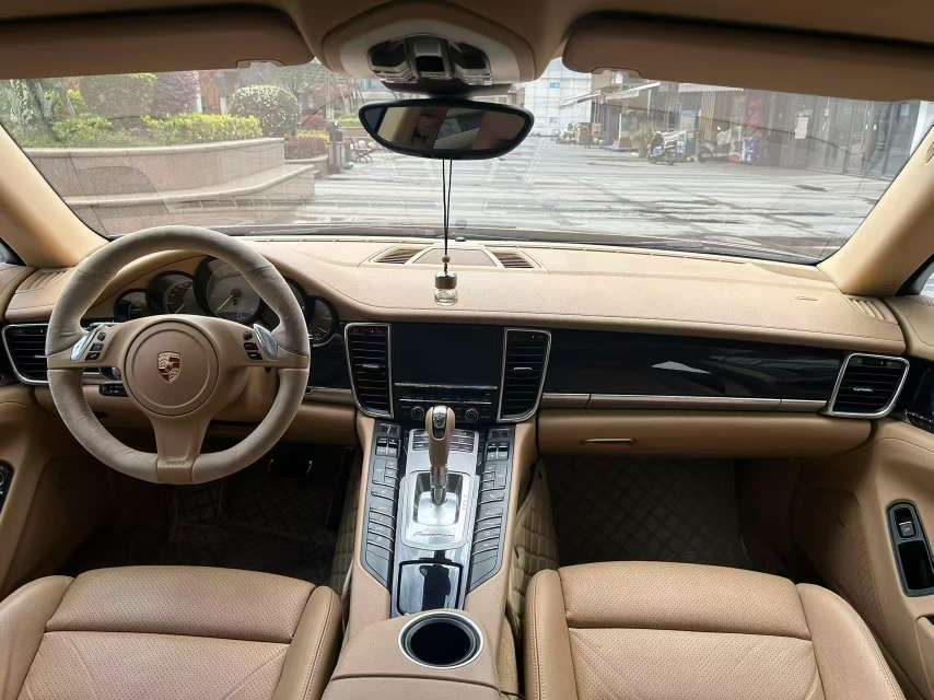 Porsche Panamera 2014 3.0T Hybrid 6