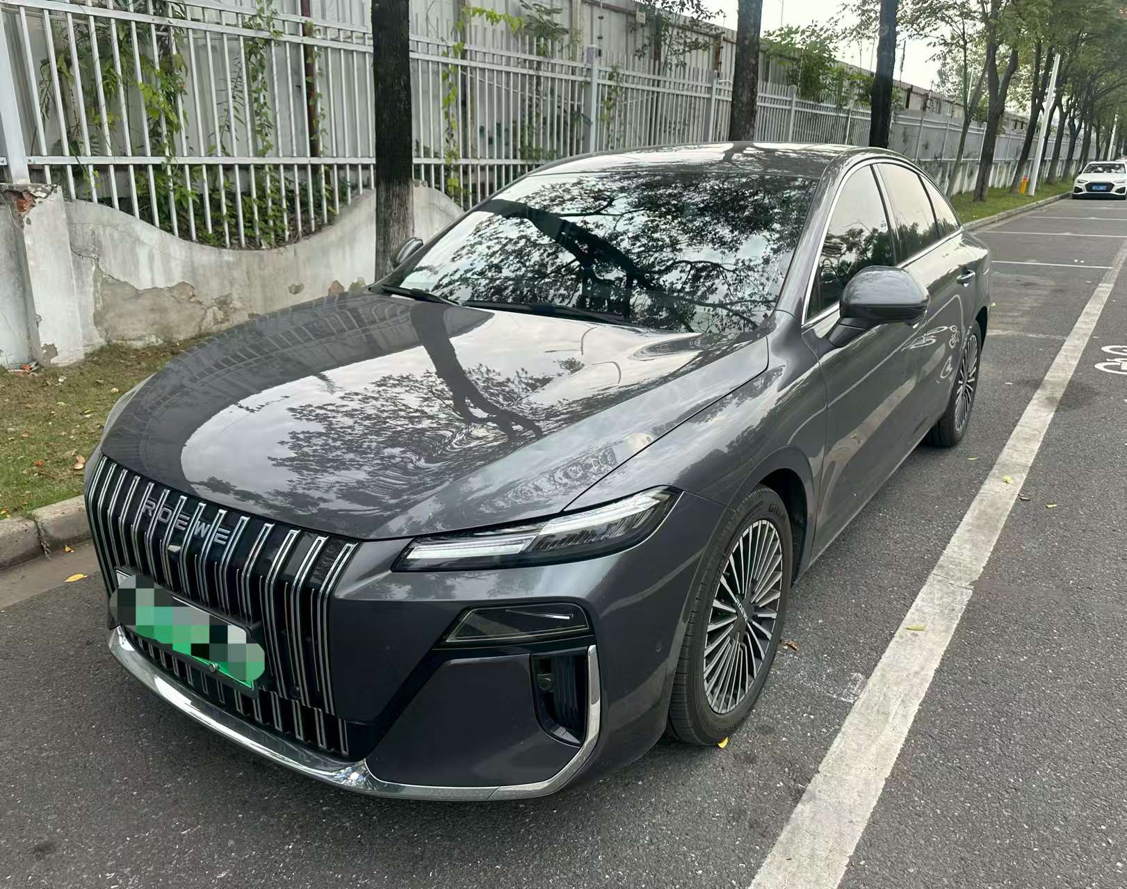 Roewe M7 DMH 160km Premium Edition