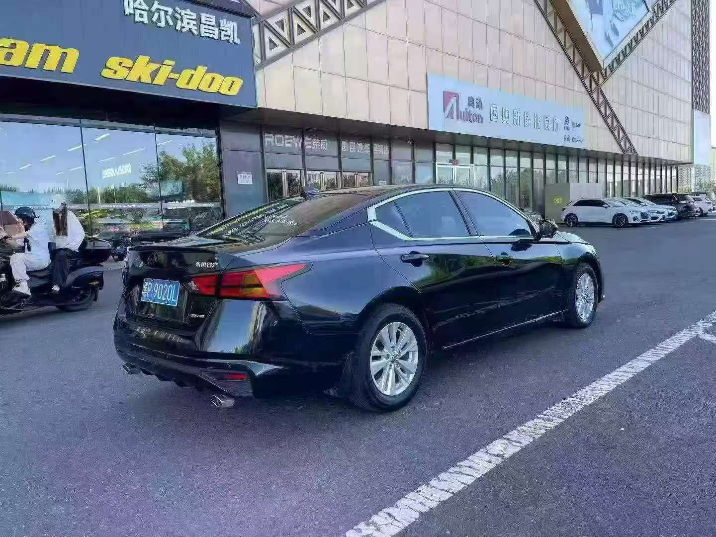 Nissan Altima 6