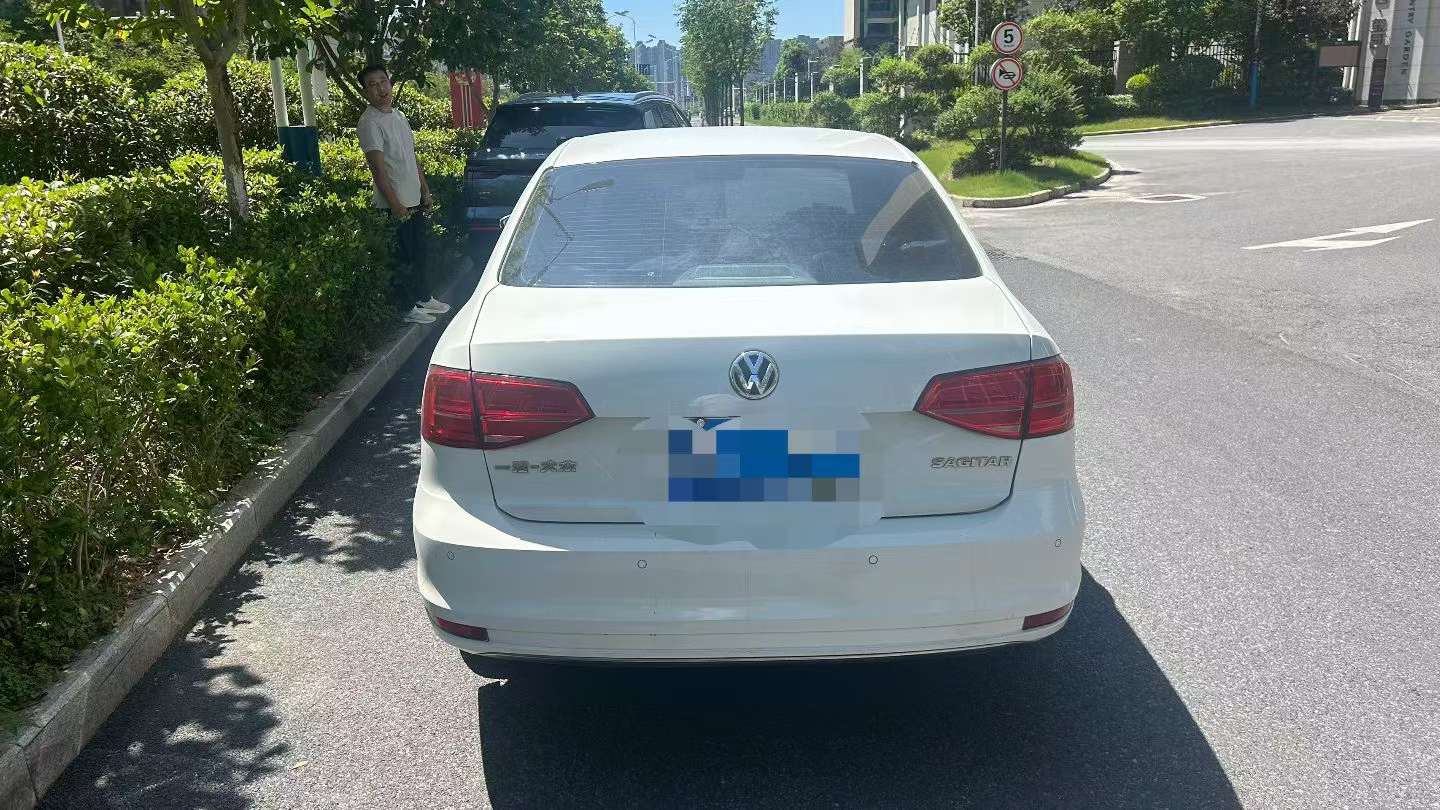 Volkswagen Sagitar 2018 1.6L Automatic Comfort 6