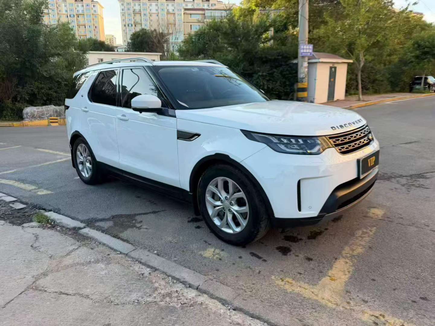 Land Rover Discovery 5 2018 3.0T 7-Seat High Spec 2