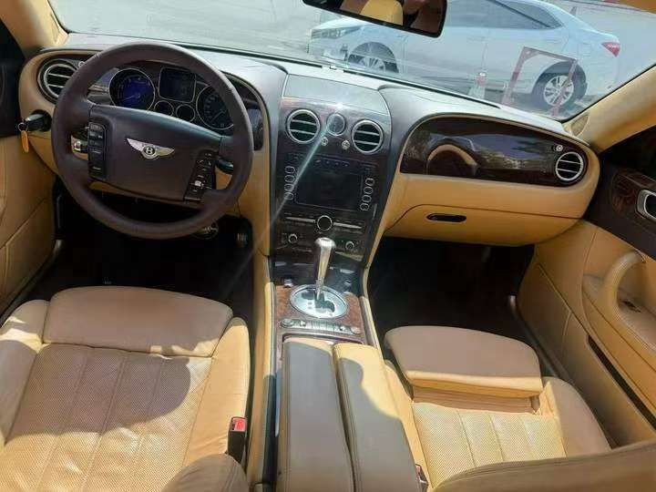 Bentley Flying Spur 2009 8