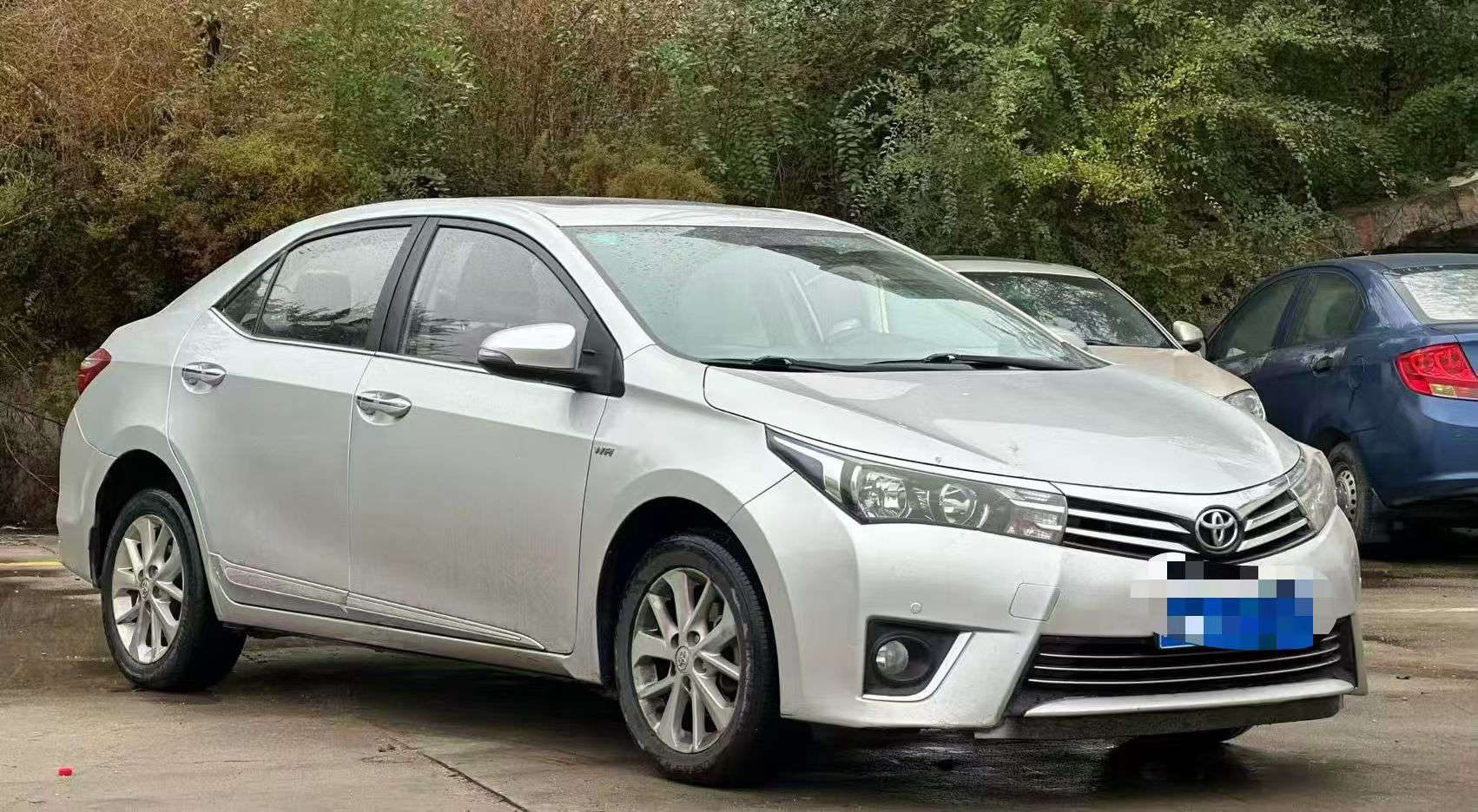 Toyota Corolla 1.6L Automatic with Sunroof 3