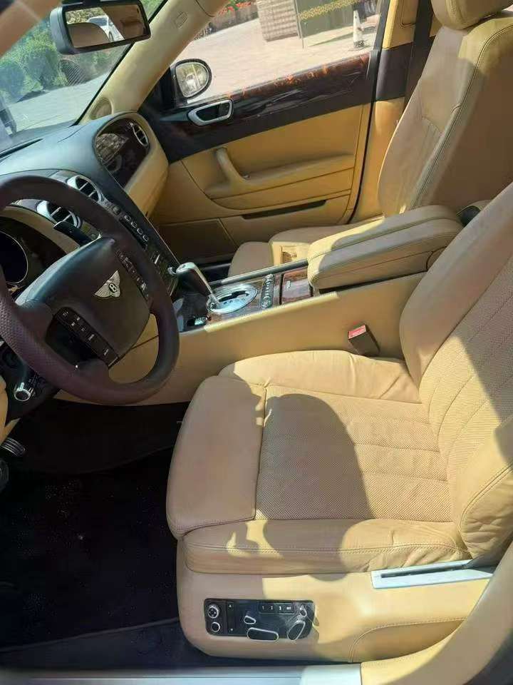 Bentley Flying Spur 2009 9