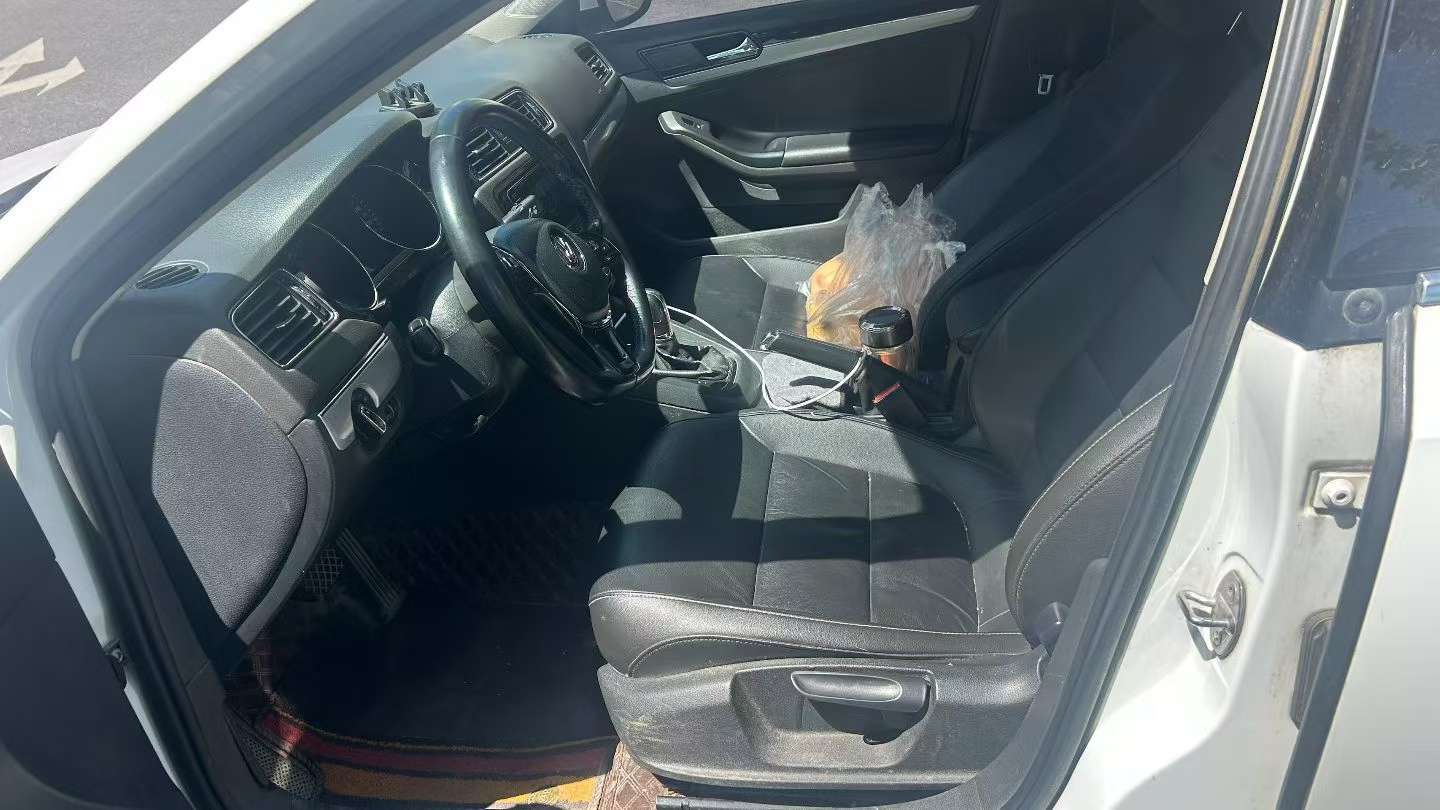 Volkswagen Sagitar 2018 1.6L Automatic Comfort 4